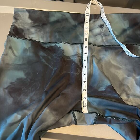 Athleta 3X Elation Printed Black & Gray 7/8 Tight Leggings - Picture 14 of 16